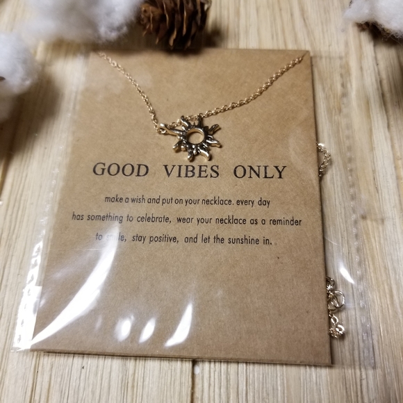 🌞🌞Super Cute Good Vibes Only necklace  in GOLD - Picture 11 of 14